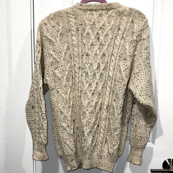 Crafts & Woollens Handmade 100% New Wool Cardigan Sweater - Picture 5 of 5